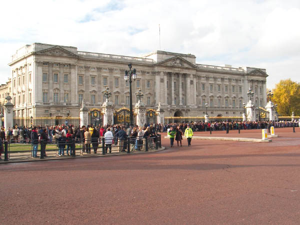 CRW_6678_Buckingham_Palace