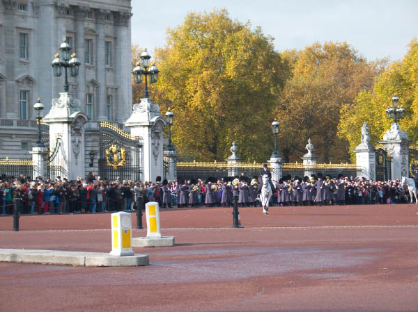 CRW_6679_Buckingham_Palace