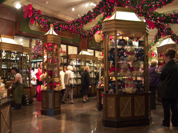 CRW_7185_Harrods